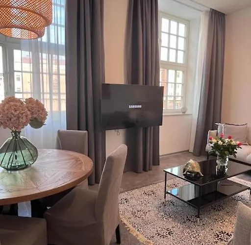 Nr 3 - J26 Luxury Apartment, Jauniela 26 Old - Great View & Location - 2 Bedrooms - 80 M2 Riga