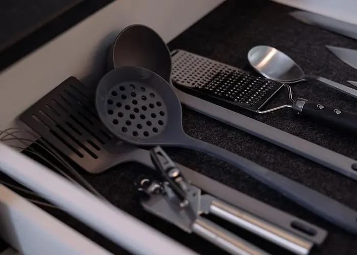 Nr 3 - J26 Luxury Apartment, Jauniela 26 Old - Great View & Location - 2 Bedrooms - 80 M2 Riga