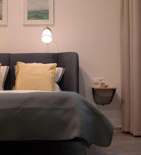 Nr 3 - J26 Luxury Apartment, Jauniela 26 Old - Great View & Location - 2 Bedrooms - 80 M2 * Riga