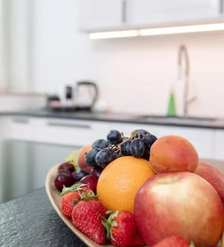 Nr 3 - J26 Luxury Apartment, Jauniela 26 Old - Great View & Location - 2 Bedrooms - 80 M2 * Riga