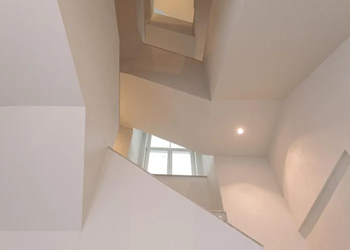 Nr 3 - J26 Luxury Apartment, Jauniela 26 Old - Great View & Location - 2 Bedrooms - 80 M2 Riga