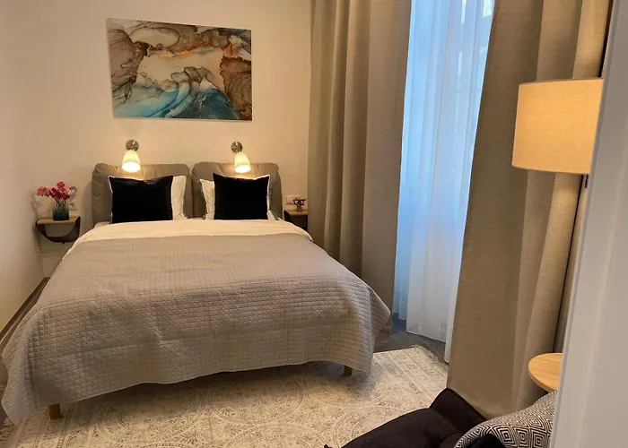 Nr 3 - J26 Luxury Apartment, Jauniela 26 Old - Great View & Location - 2 Bedrooms - 80 M2 Apartment *