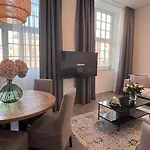 Nr 3 - J26 Luxury Apartment, Jauniela 26 Old - Great View & Location - 2 Bedrooms - 80 M2 Riga