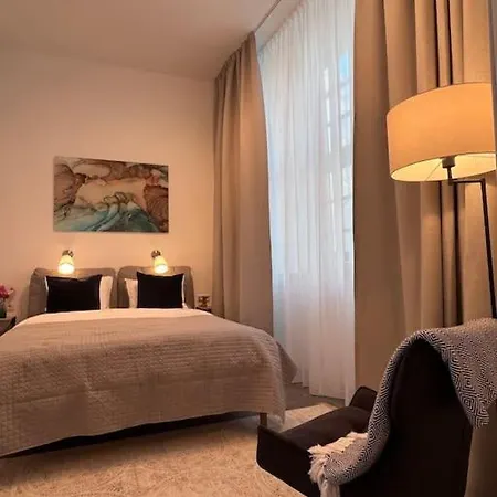 Nr 3 - J26 Luxury Apartment, Jauniela 26 Old - Great View & Location - 2 Bedrooms - 80 M2 Рига