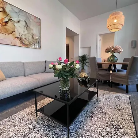 Old Great Location & View - Luxury 2bdr 80m2 Apartment