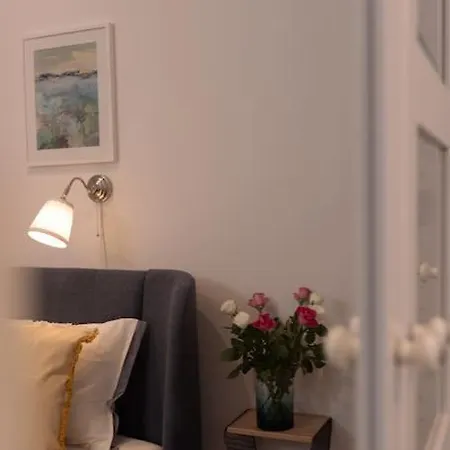 Апартаменты Nr 3 - J26 Luxury Apartment, Jauniela 26 Old - Great View & Location - 2 Bedrooms - 80 M2 Рига