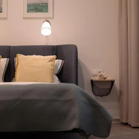 Nr 3 - J26 Luxury Apartment, Jauniela 26 Old - Great View & Location - 2 Bedrooms - 80 M2 * Ryga