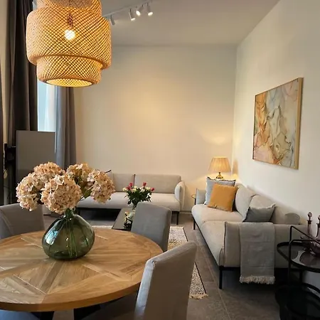 Nr 3 - J26 Luxury Apartment, Jauniela 26 Old - Great View & Location - 2 Bedrooms - 80 M2 Рига