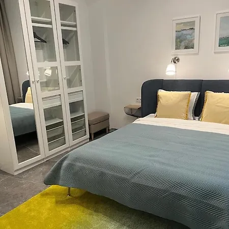 Nr 3 - J26 Luxury Apartment, Jauniela 26 Old - Great View & Location - 2 Bedrooms - 80 M2 아파트 리가