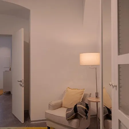 Апартаменты Nr 3 - J26 Luxury Apartment, Jauniela 26 Old - Great View & Location - 2 Bedrooms - 80 M2 Рига