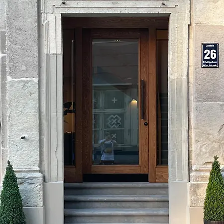 Nr 3 - J26 Luxury Apartment, Jauniela 26 Old - Great View & Location - 2 Bedrooms - 80 M2 리가