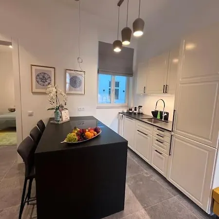 Apartmán Nr 3 - J26 Luxury Apartment, Jauniela 26 Old - Great View & Location - 2 Bedrooms - 80 M2 Riga